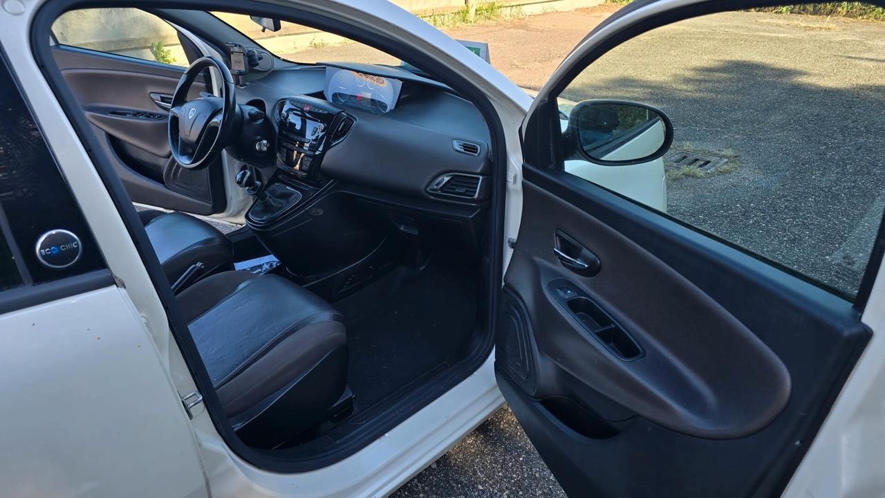 Lancia Ypsilon 1.2 69 CV 5 porte GPL Ecochic Platinum