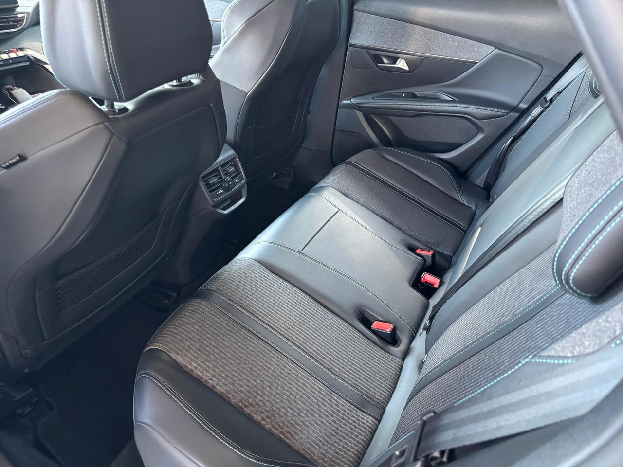 Peugeot 3008 Hybrid 225CV e-EAT8 GT