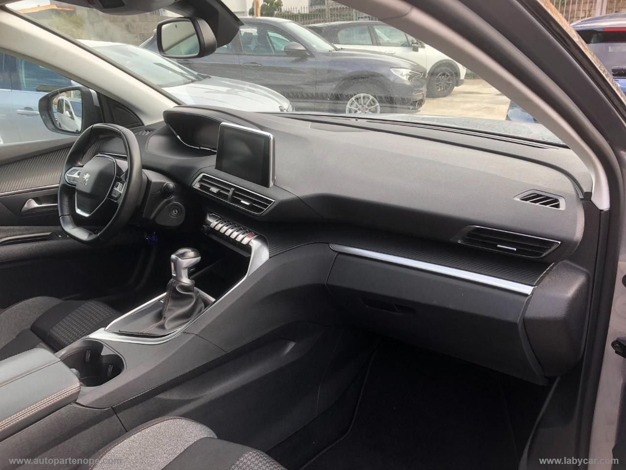 PEUGEOT 3008 BlueHDi 130 S&S Business