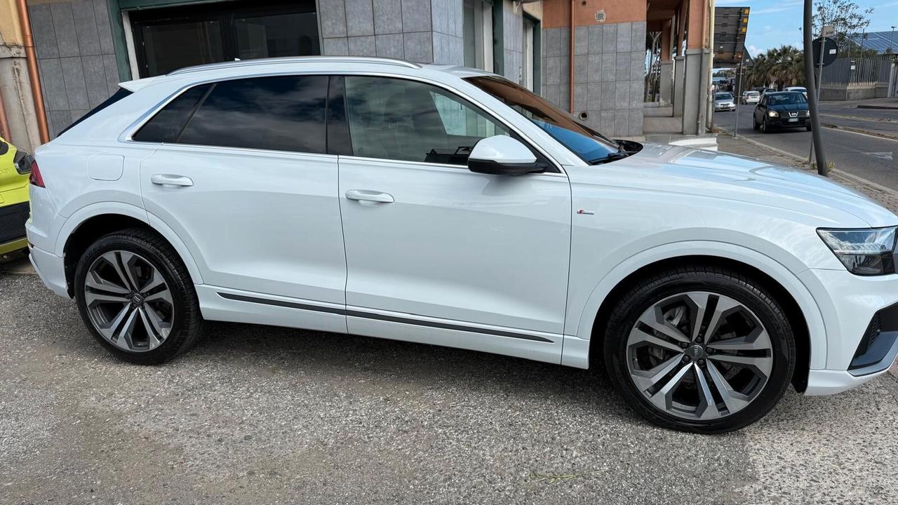 Audi Q8 50 TDI 286 CV quattro tiptronic Sport