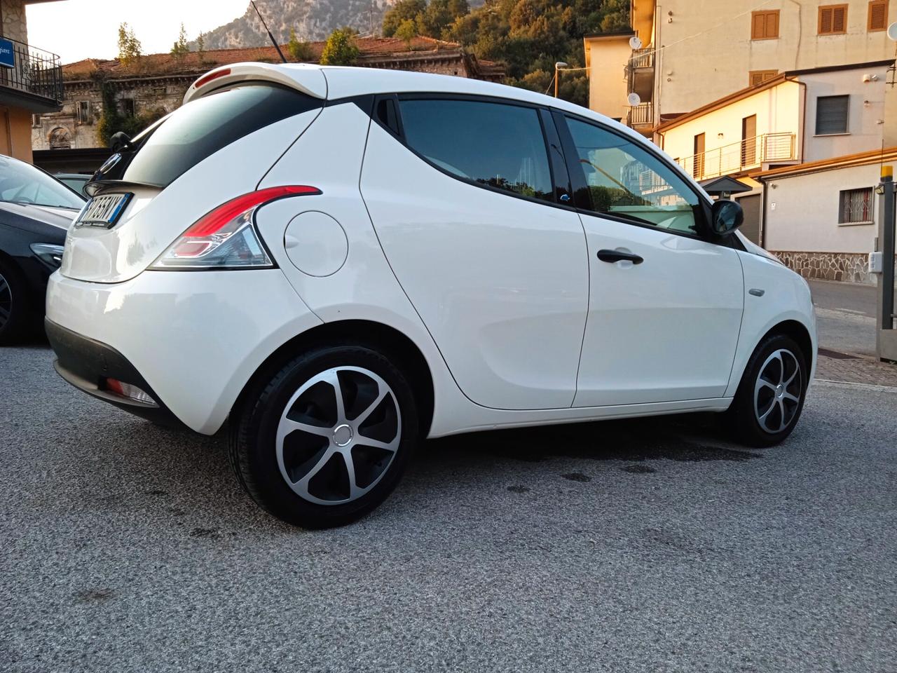 Lancia Ypsilon 1.2 69 CV Gold KM 26000