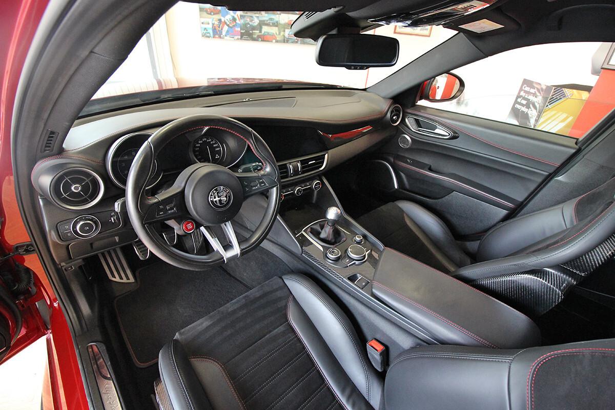 Alfa Romeo Giulia Quadrifoglio MANUALE 2.9 V6 Bi-Turbo