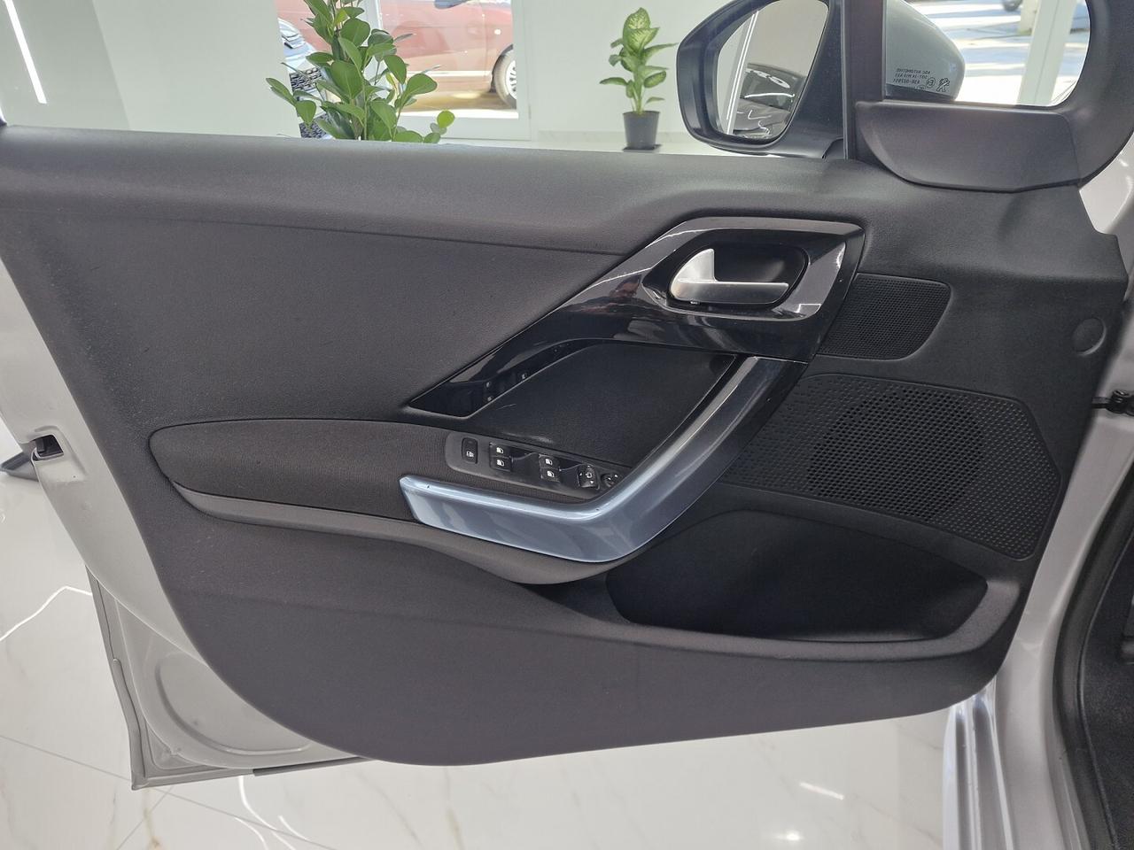 PEUGEOT 208 1.4 HDi 68CV ALLURE