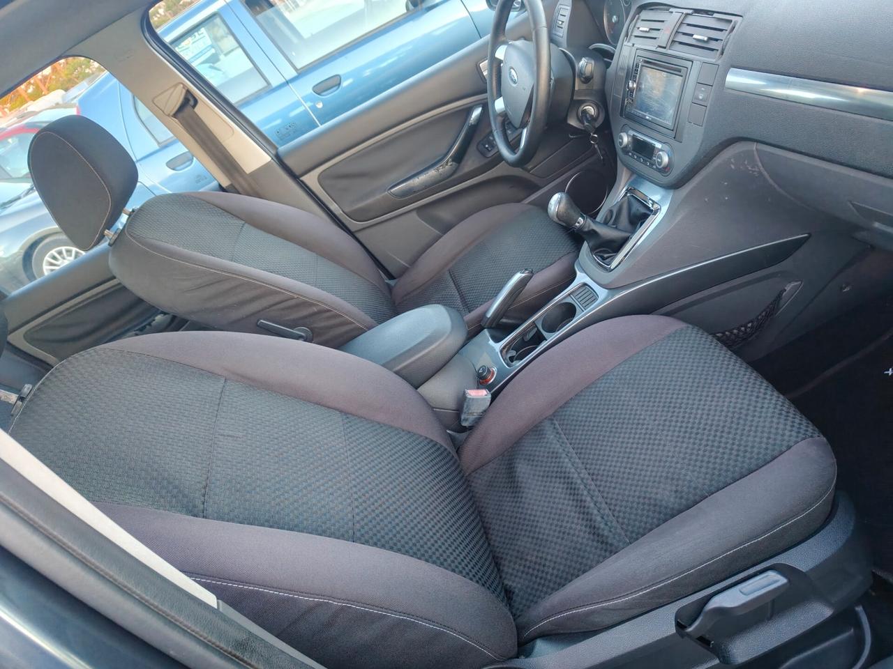Ford C-Max 1.6 TDCi 110CV Titanium