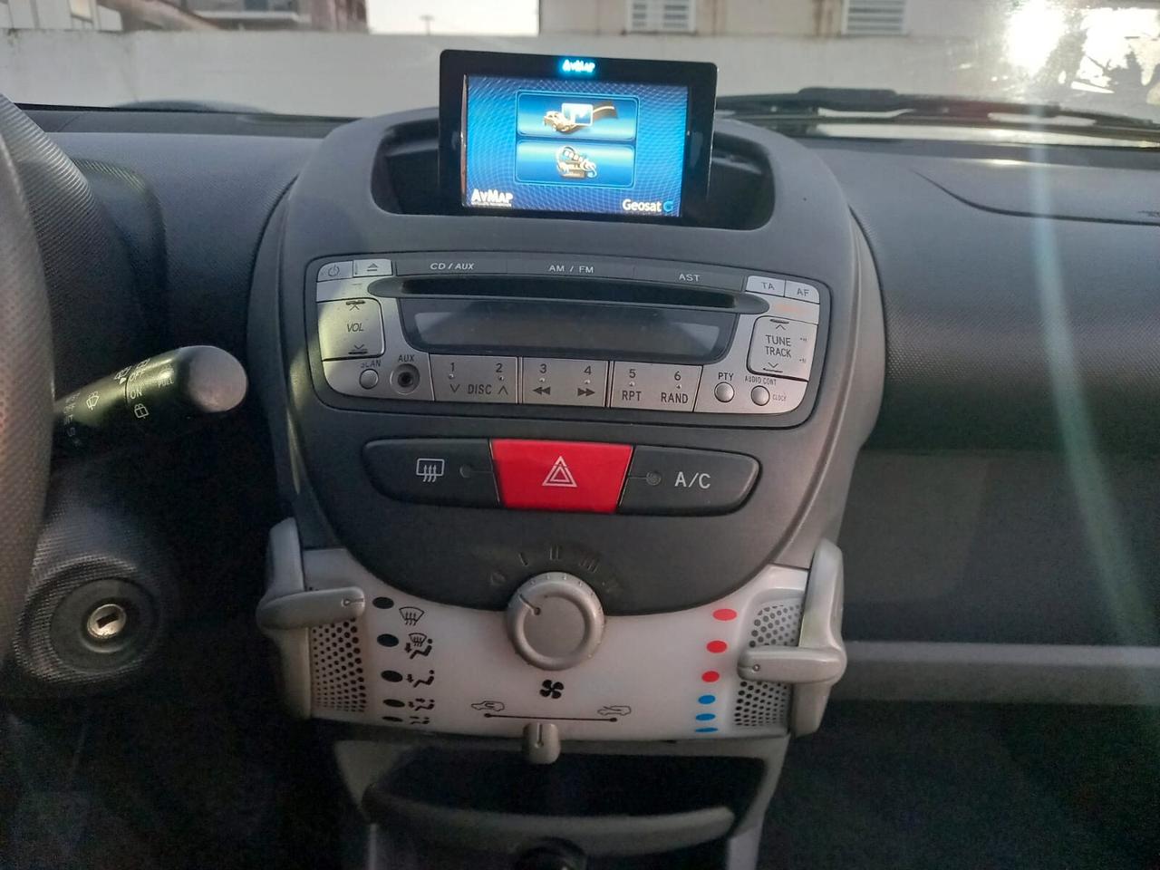 Peugeot 107 1.0 68CV 5p. Sweet Years navigatore