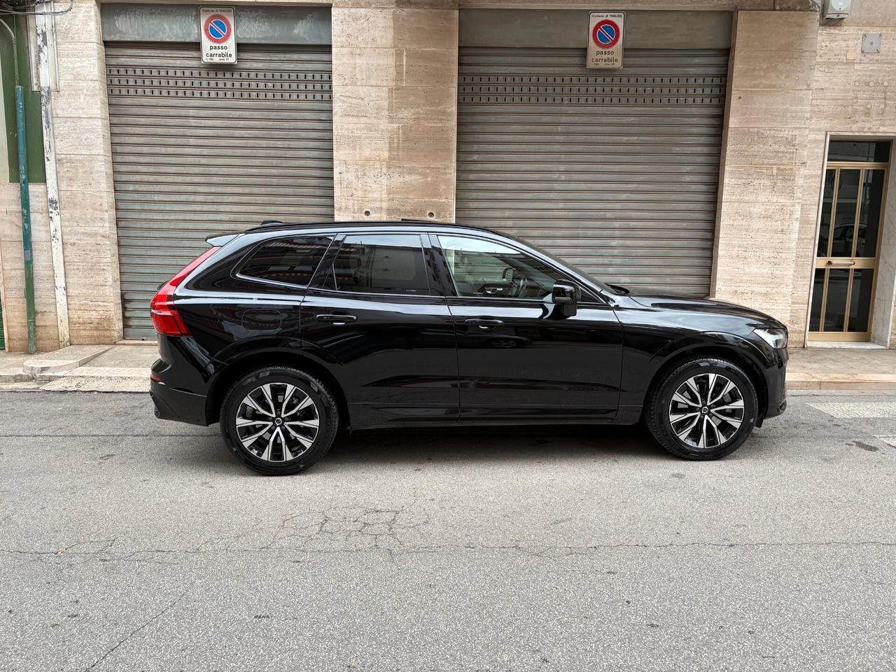 Volvo XC 60 XC60 B4 (d) AWD automatico Plus Dark