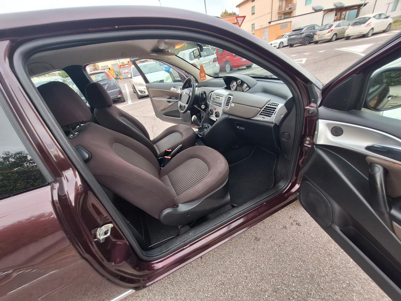 Lancia Ypsilon 1.3 MJT 75 CV Elle NEOPATENTATI UNICOPROPIETARIO