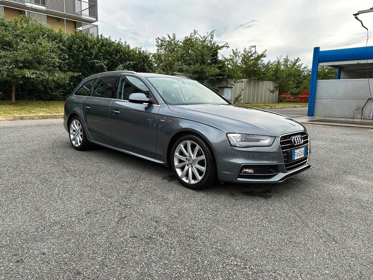 Audi A4 Avant 2.0 TDI 150 CV AUTOMATICA NAVIGA SENSORI PDC CRUISE