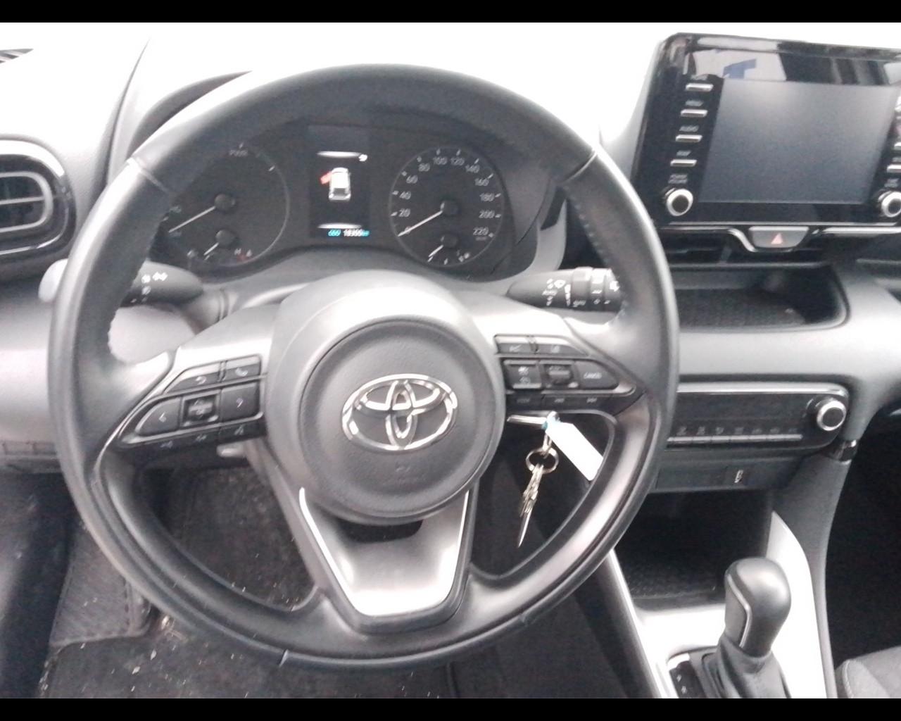 TOYOTA Yaris 4ª serie - Yaris 1.5 Hybrid 5 porte Business