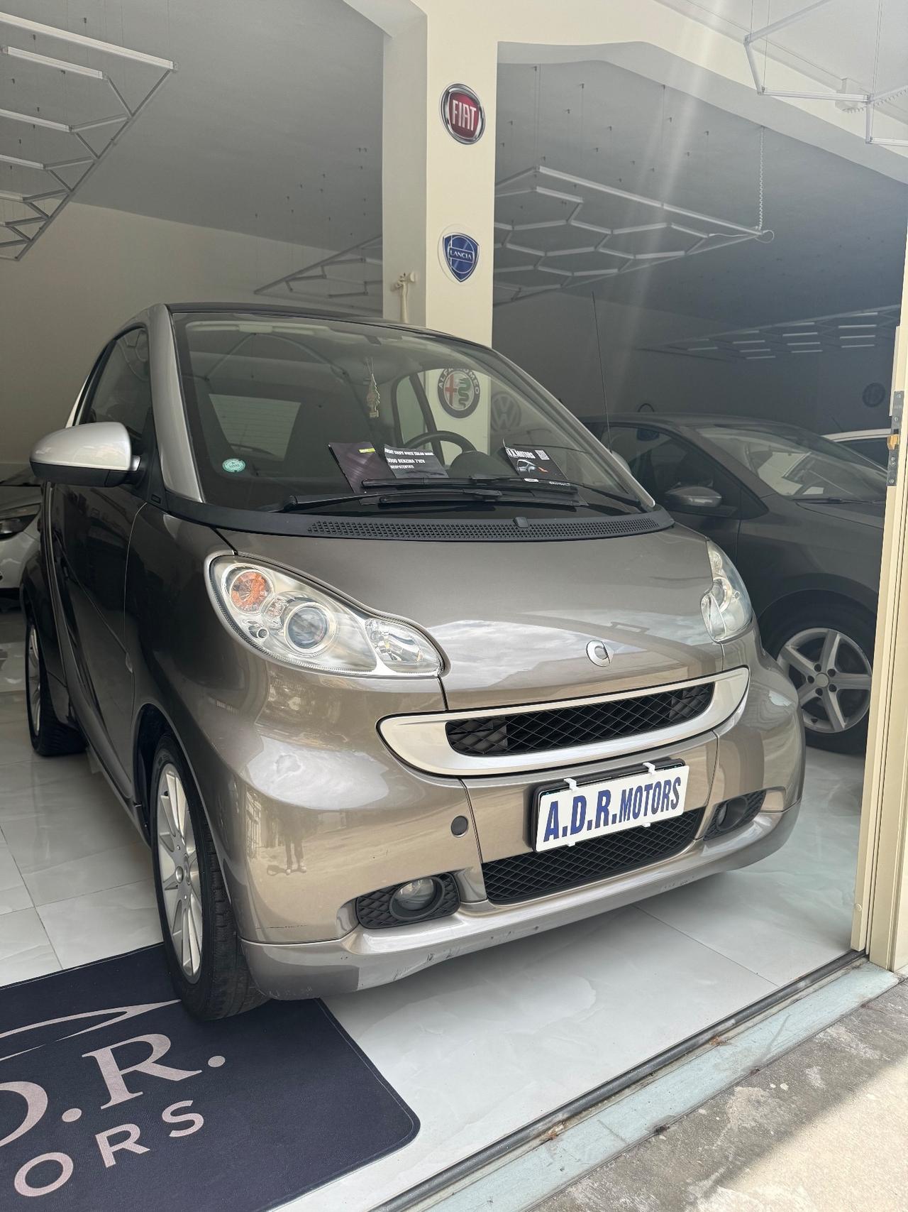 Smart ForTwo 1000 52 kW MHD COUPE WHITE TAILOR MADE