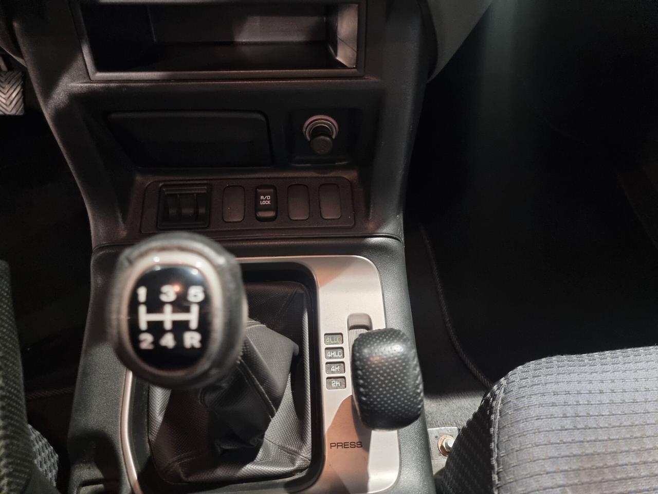 Mitsubishi Pajero 3 Porte 2.5 TDI Invite 115Cv