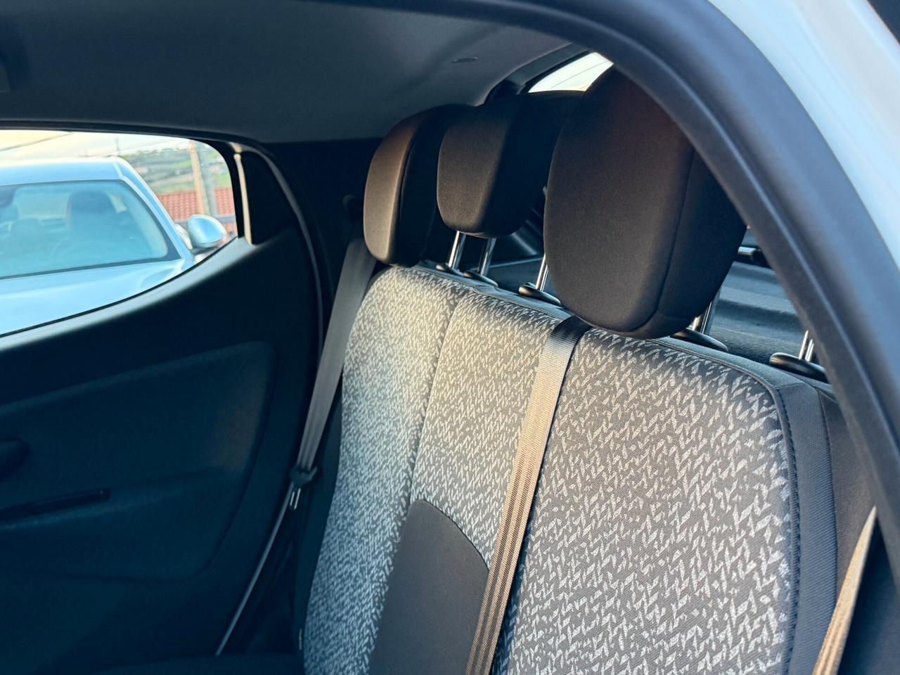 Lancia Ypsilon 1.2 69 cv. ELEFANTINO BLU