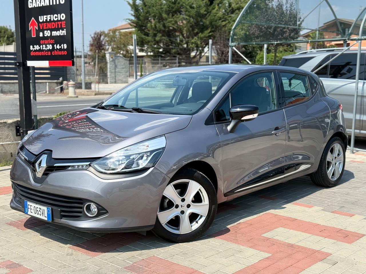 Renault Clio 1.2 75CV 5 porte Zen EURO6 NEOPATENTATI
