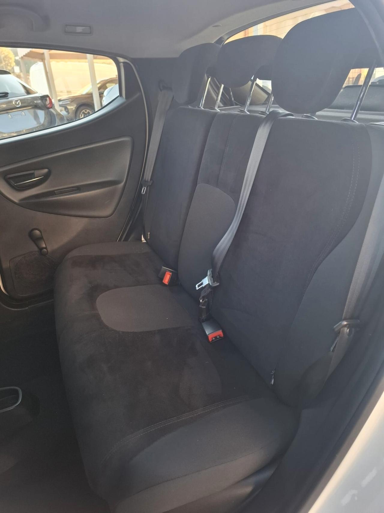 Lancia Ypsilon 1.2 69 CV GPL Ecochic Silver - 2012