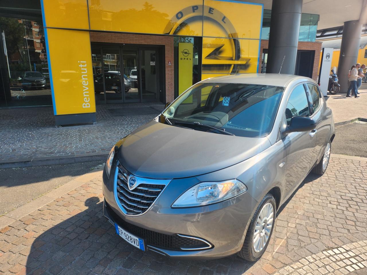 Lancia Ypsilon 1.3 MJT 16V 95 CV 5 porte S&S Silver