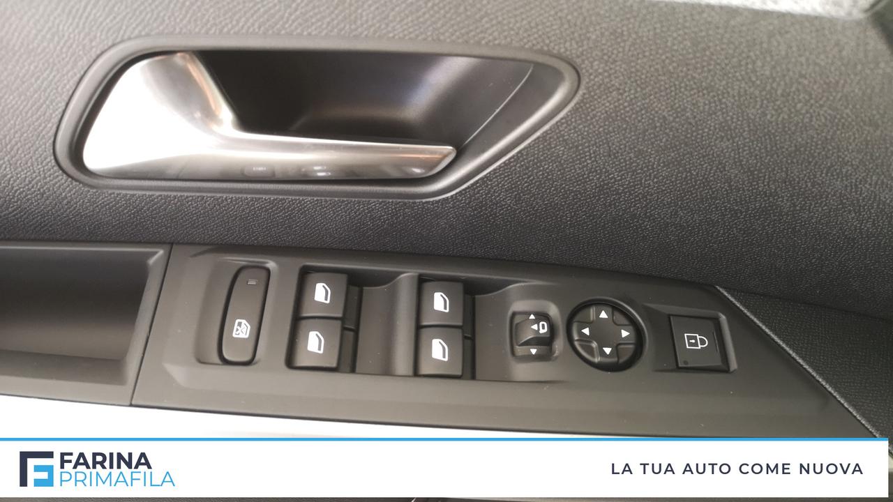 PEUGEOT Nuovo 5008 Hybrid 136 e-DCS6 ALLURE