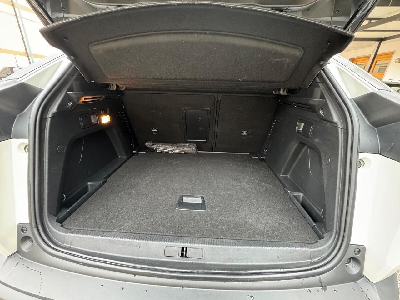 Peugeot 3008 BlueHDi 130 S&S EAT8 Allure