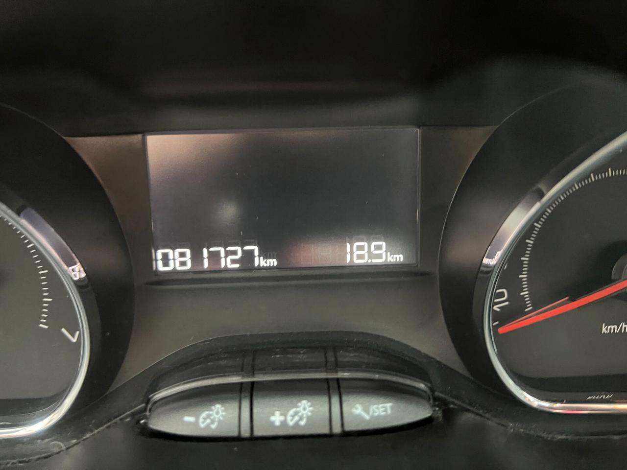 Peugeot 208 PureTech 82 3 porte Allure