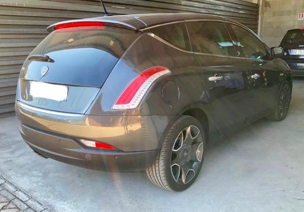Lancia Delta 1.9 MJT Twinturbo Platino Tetto apribile
