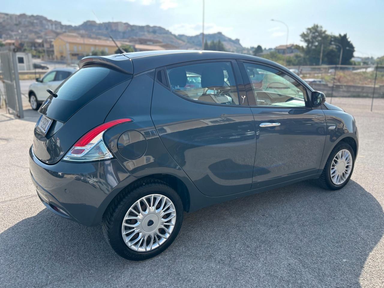 Lancia Ypsilon 1.2 69 CV 5 porte Platinum 08/2018