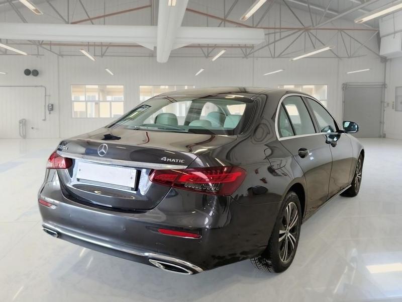 MERCEDES-BENZ E 220 4MATIC BUSINESS SPORT AUTO 4 PORTE BERLINA