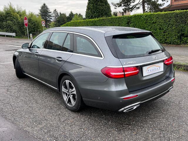 MERCEDES-BENZ E 220 Premium E 200 D