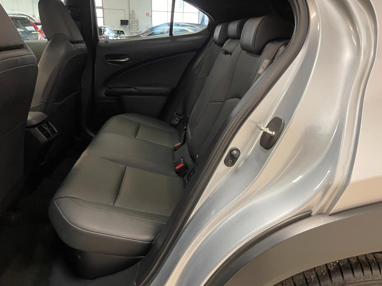 Lexus UX 250h Design F Sport cvt c.auto-LEGGI SOTTO