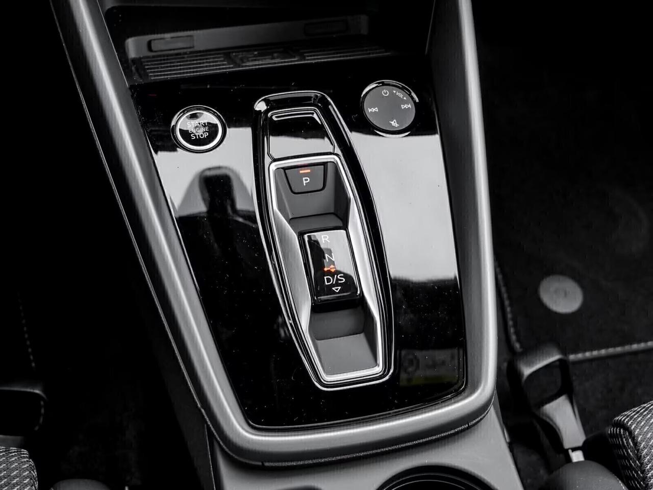 Audi A3 SPORTBACK 35 TDI S tronic S line edition PANORAMA + FARI MATRIX + CAMERA + R18