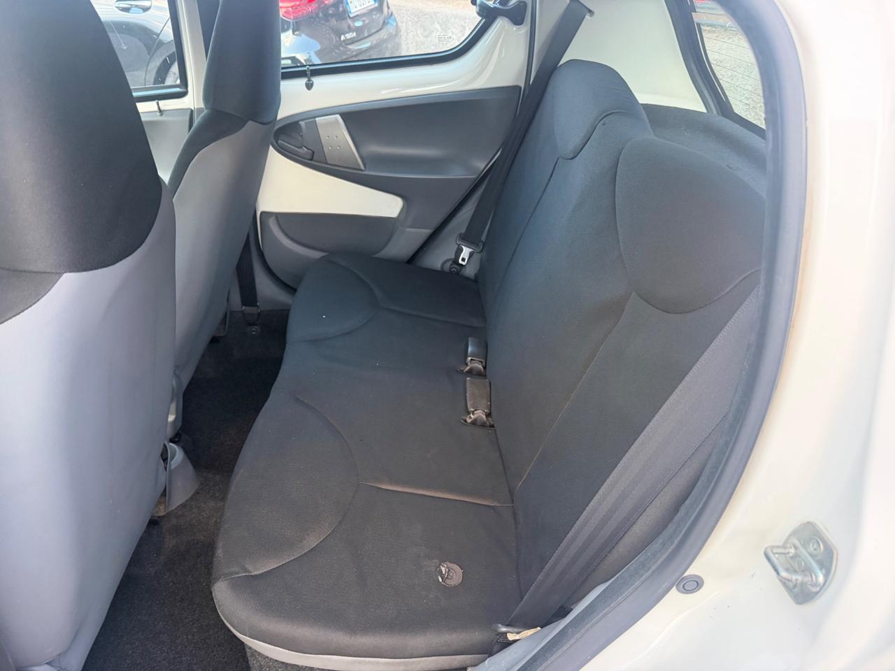 Toyota Aygo 1.0 12V VVT-i 5 porte Deep Ocean Connect