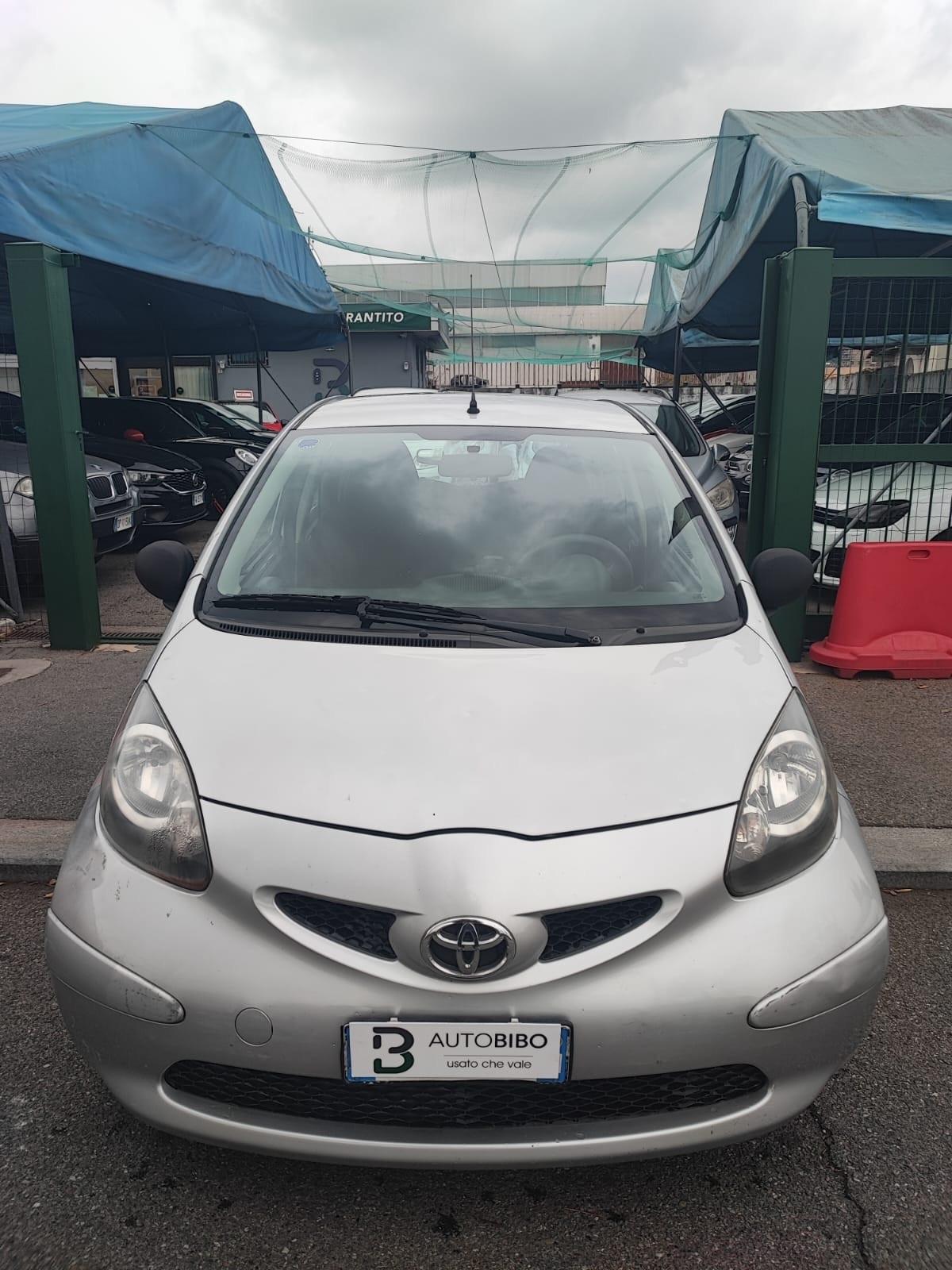 Toyota Aygo 1.0 12V VVT-i 5 porte Sol