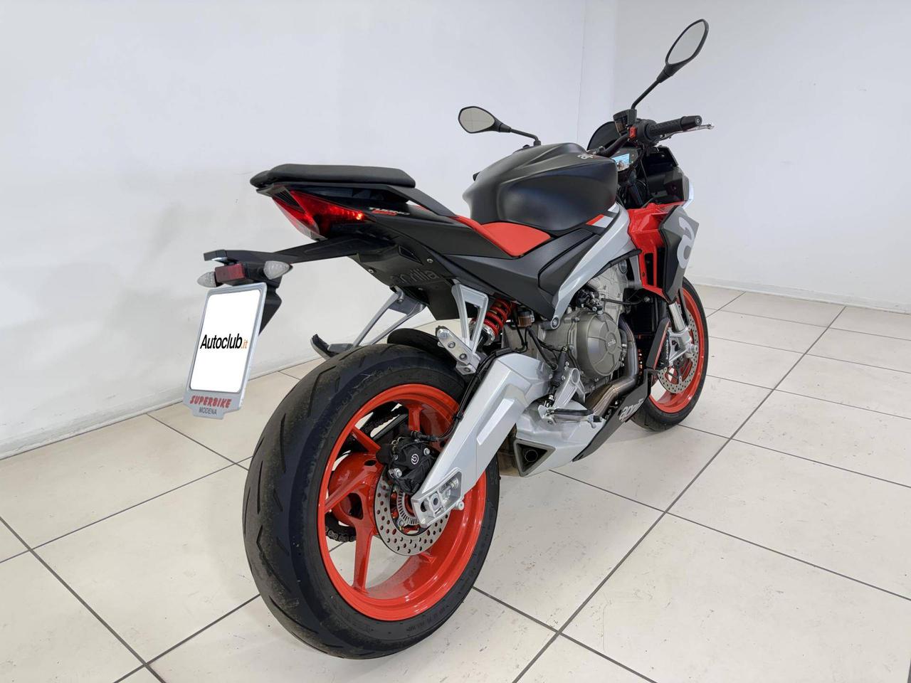 APRILIA Tuono 660