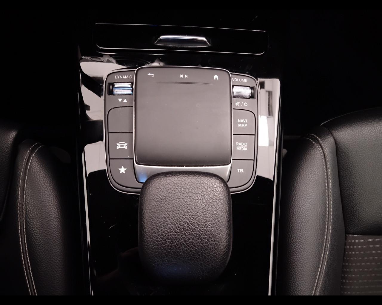 Mercedes-Benz Classe A - W177 2018 - A 180 d Sport auto