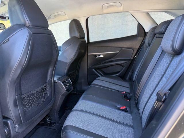 PEUGEOT 3008 BlueHDi 130 S&S Allure