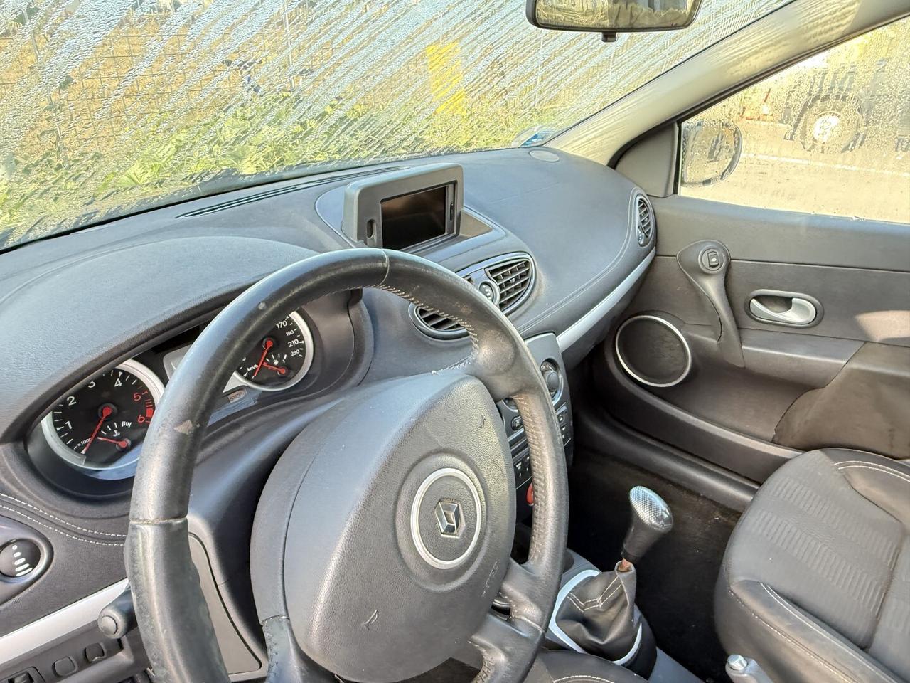 RENAULT CLIO 3 SERIE 1.5 DCI ADATTA NEIOPATENTATI