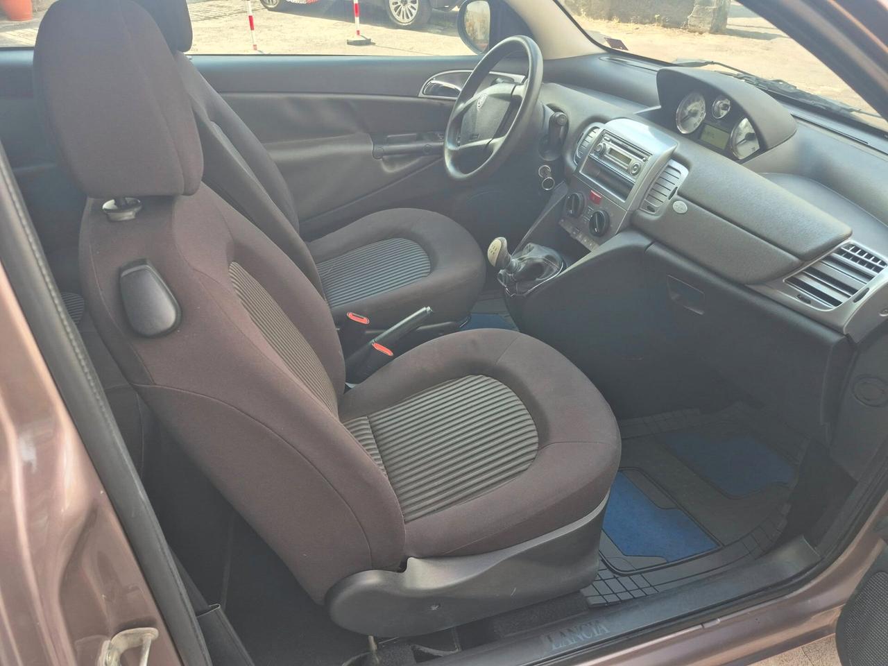 Lancia Ypsilon 1.2 69 CV Diva OK NEOP
