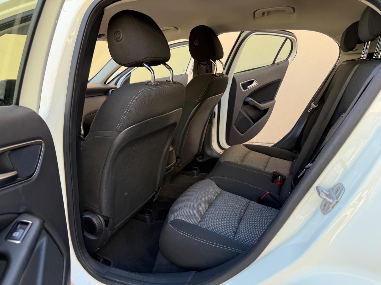 Mercedes-benz GLA 200 d Automatic Business