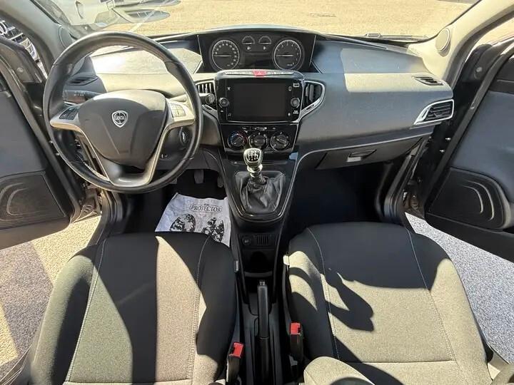 Lancia Ypsilon 1.0 FireFly 5 porte S&S Hybrid Gold