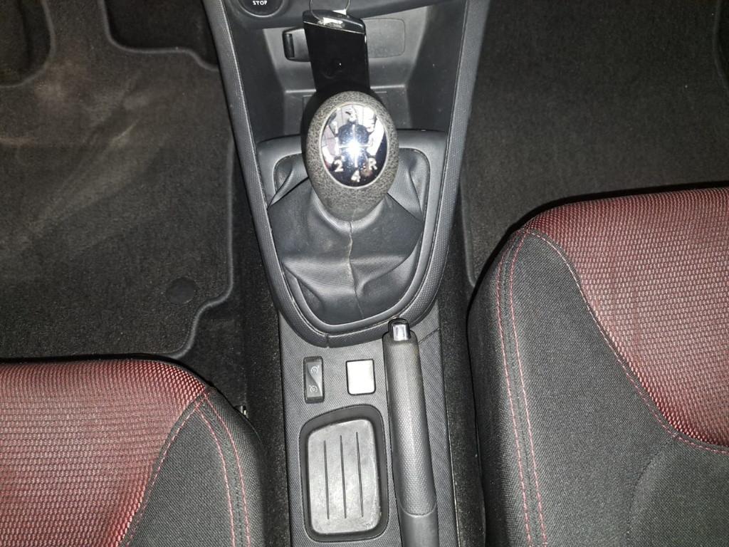 RENAULT Clio IV 2012 - Clio 5p 1.2 Live 75cv