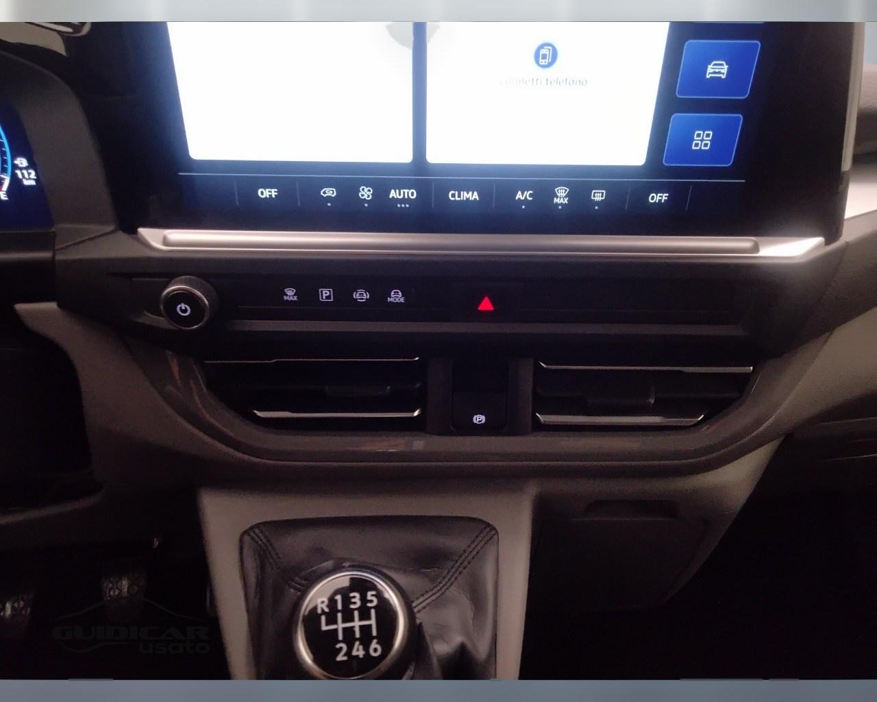 VOLKSWAGEN T7 Caravelle - T7 Caravelle 2.0 tdi 150cv Life L1