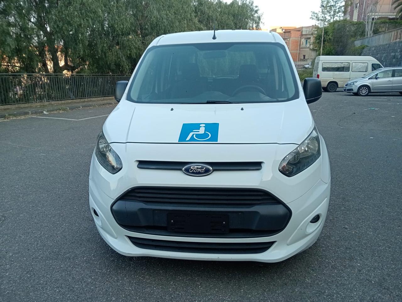 Ford Tourneo Connect Pianale ribassato con rampa disabili in carrozzina