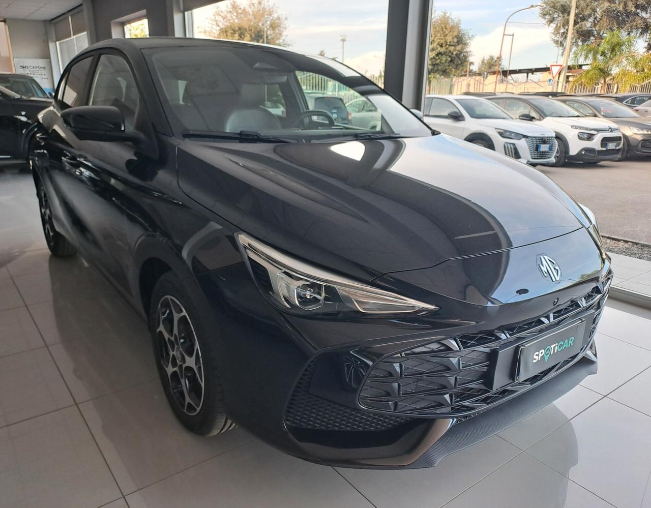 MG3 1.5 Hybrid+ Luxury km 23572 garanzia 7 Anni