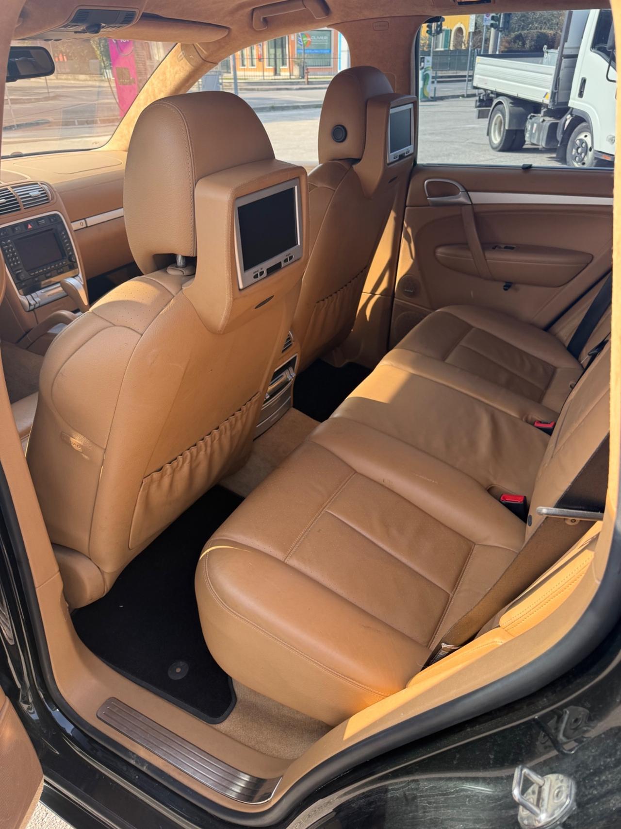 Porsche Cayenne 4.8 Turbo