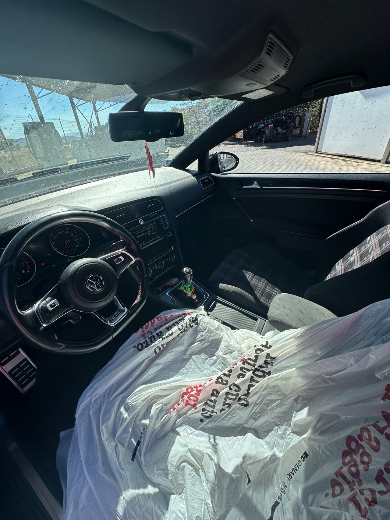 Volkswagen Golf GTI R 2.0 3p.