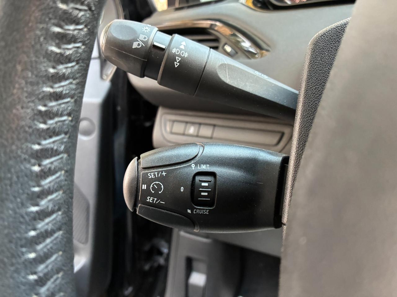 PEUGEOT 208 SOLO 29.813KM