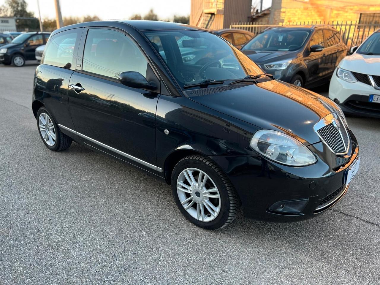 Lancia Ypsilon 1.2 69 CV Unyca NEOPATENTATI