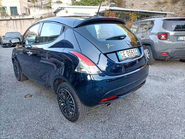 Lancia Ypsilon 1.0 FireFly 5 porte S&S Hybrid Ecochic Gold