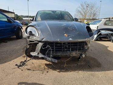 Porsche Macan 3.0 S Diesel incidentata