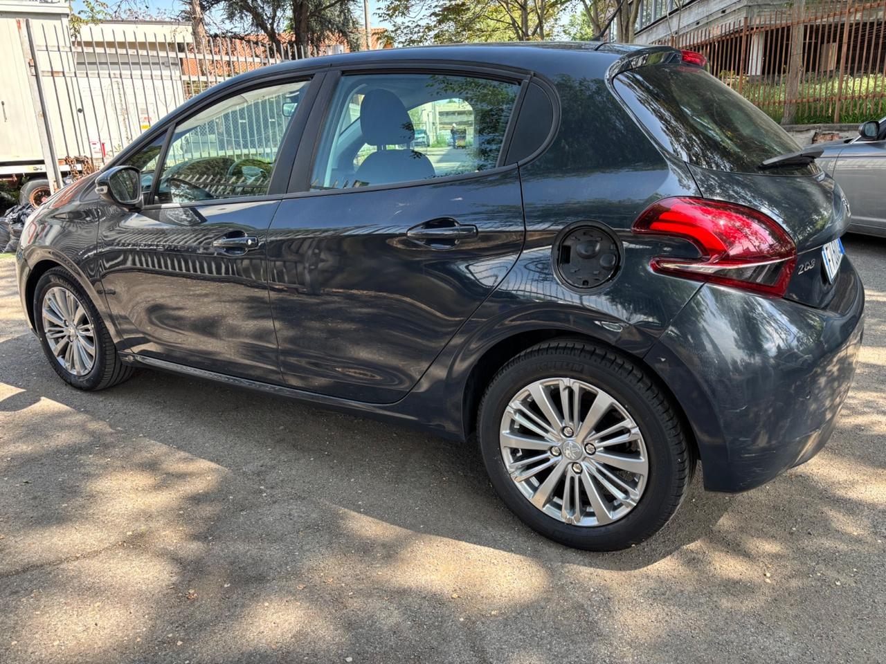 Peugeot 208 PureTech 82 5 porte Allure