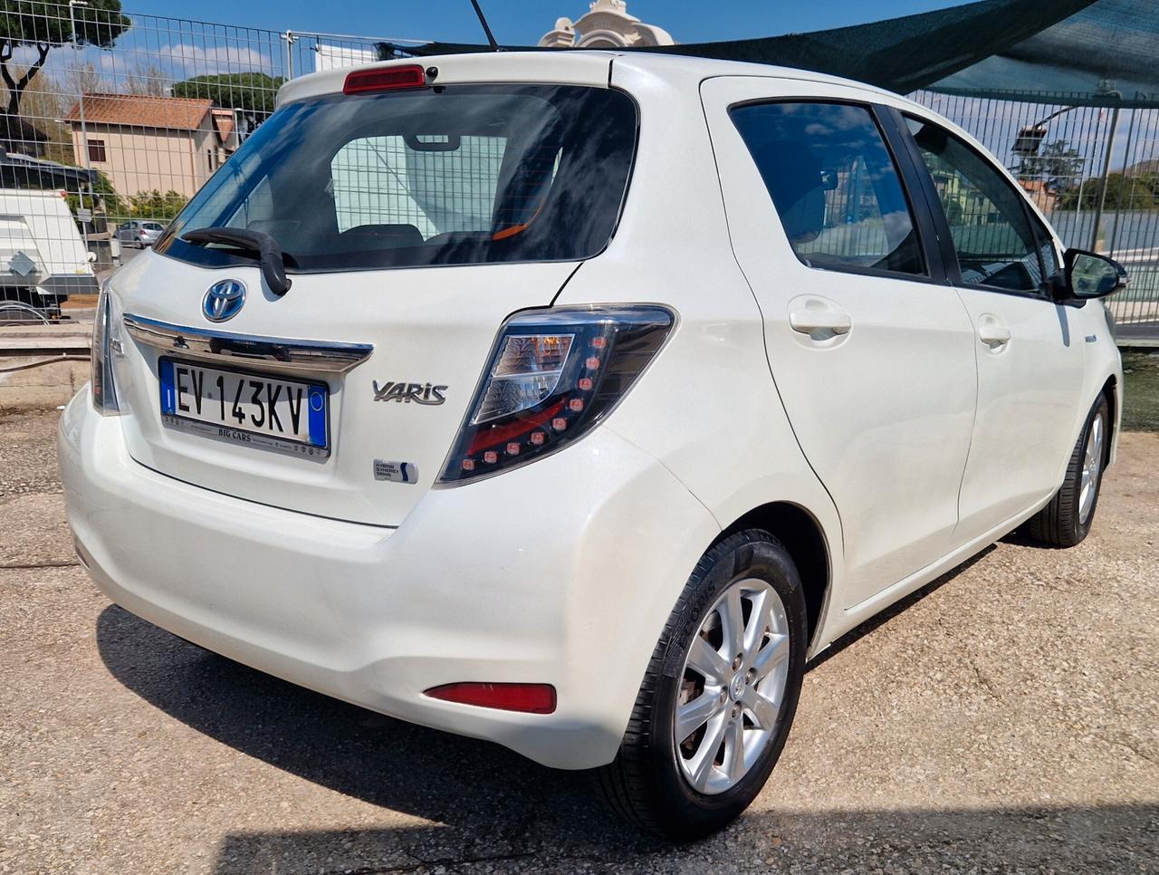 Toyota Yaris 1.5 Hybrid 5 porte Lounge NEOPATENTATI