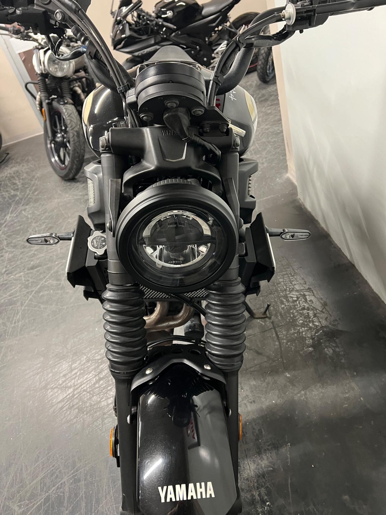 Yamaha XSR 700 History black